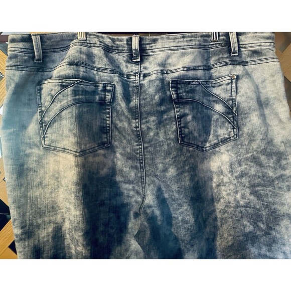 CATO Woman Stone-Washed Light Blue Wide Leg Denim Capri Jeans 24W - Picture 6 of 10